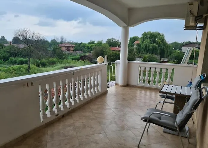 House Varna-3 Къща за гости